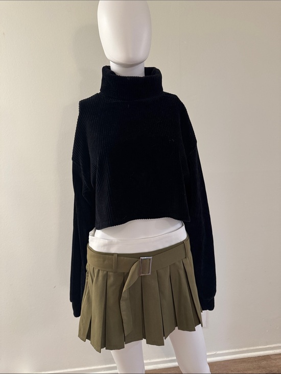 Adika Sweaters - Adika Black Cropped Turtleneck Sweater